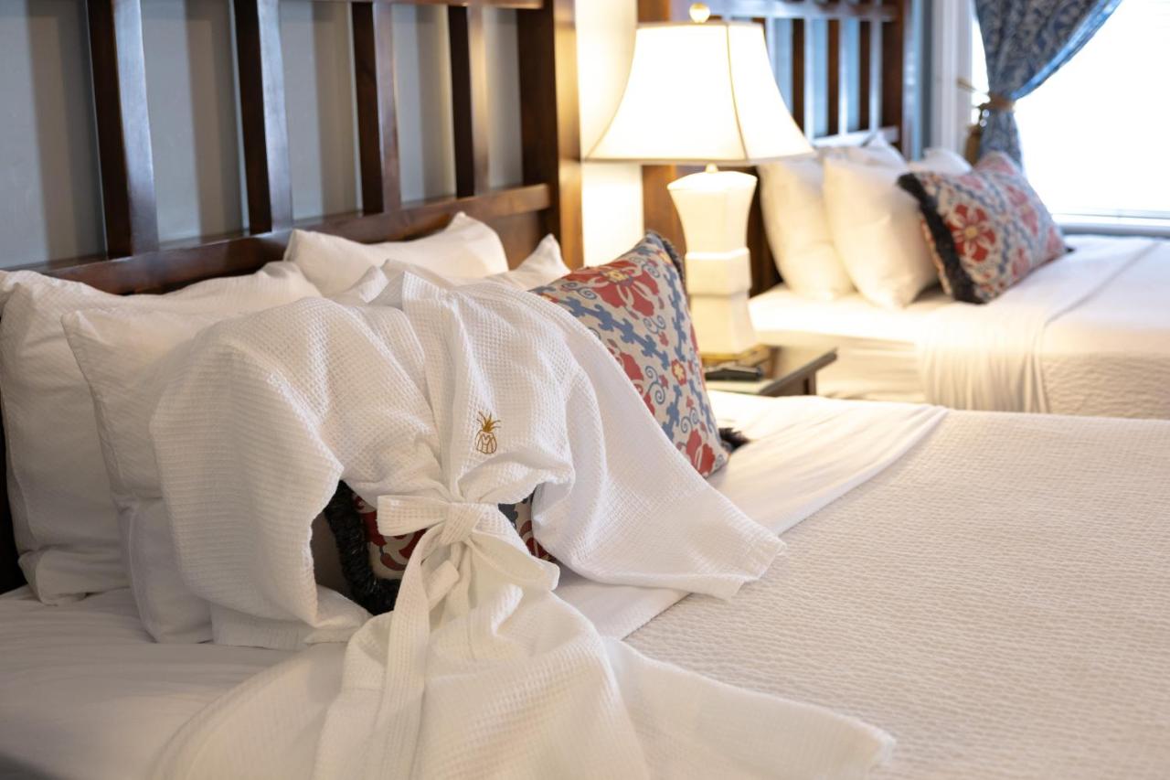 Deluxe King Room at The Marshall House, Historic Inns of Savannah