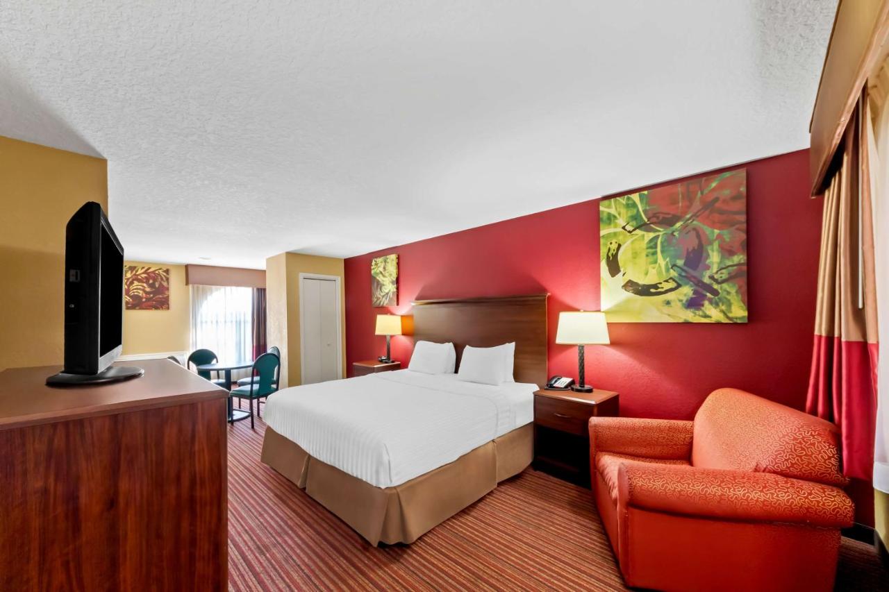 | Best Western Plus Fiesta Inn