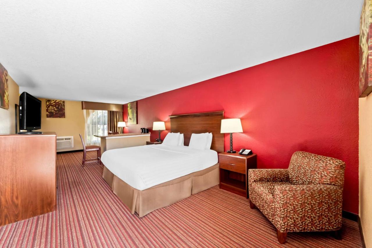 | Best Western Plus Fiesta Inn