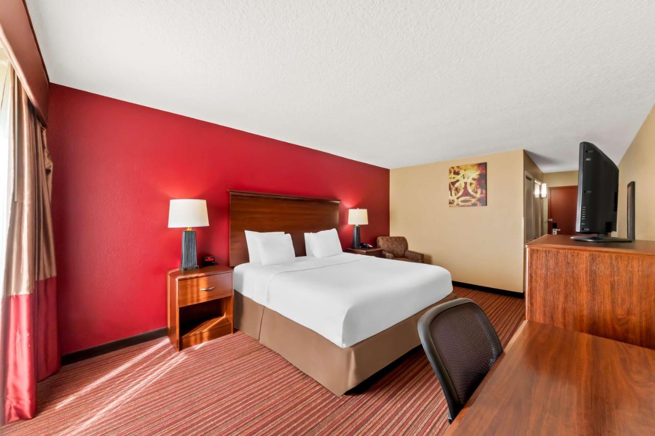 | Best Western Plus Fiesta Inn