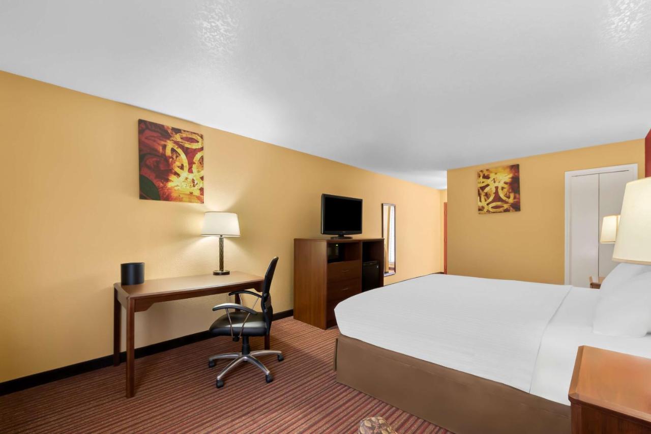 | Best Western Plus Fiesta Inn
