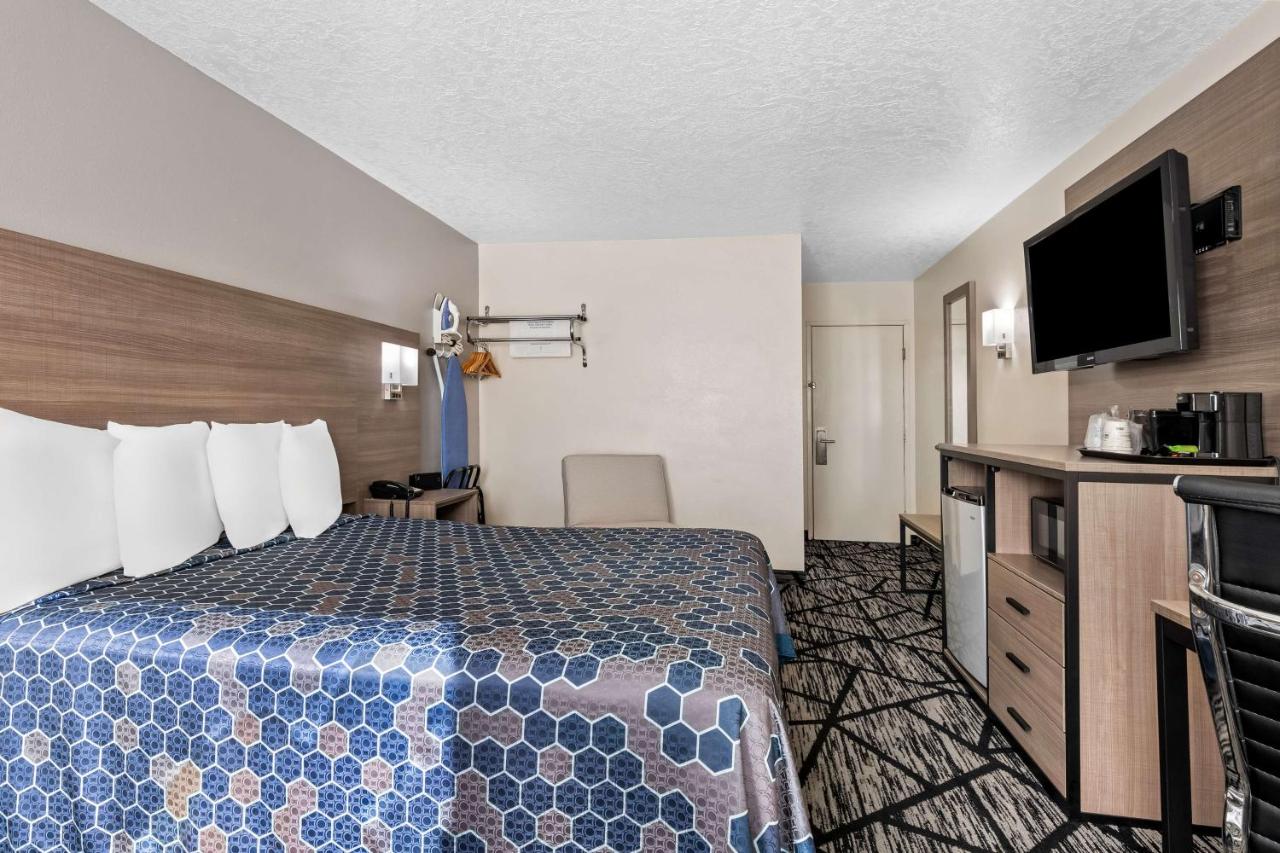 Large King Room - Non-Smoking at SureStay Hotel by Best Western Duncan