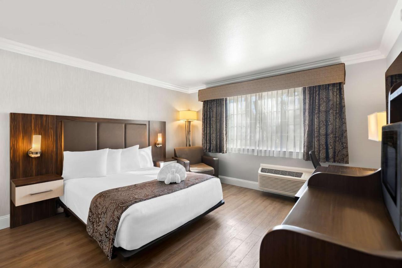 Queen Room - Disability Access - Non Smoking at Best Western University Inn Santa Clara