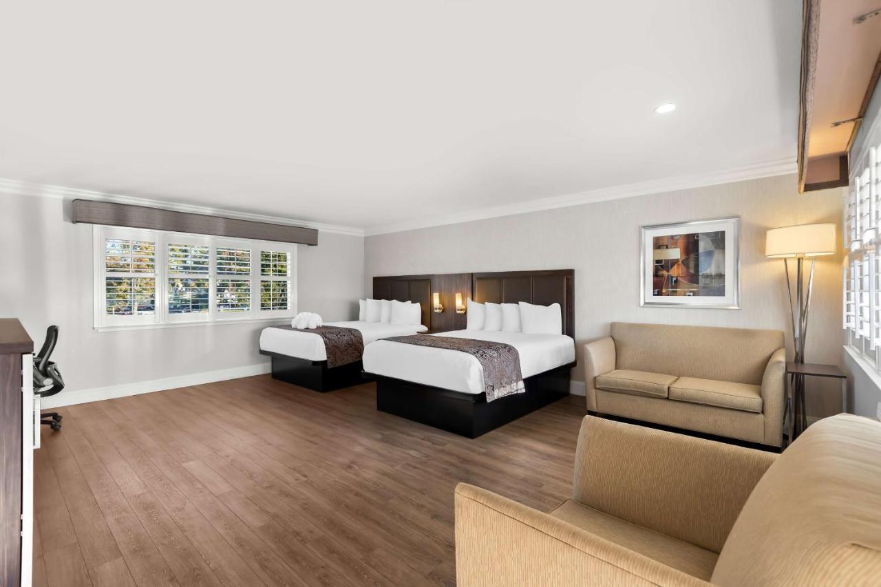 Large Queen Room with Two Queen Beds - Non smoking at Best Western University Inn Santa Clara