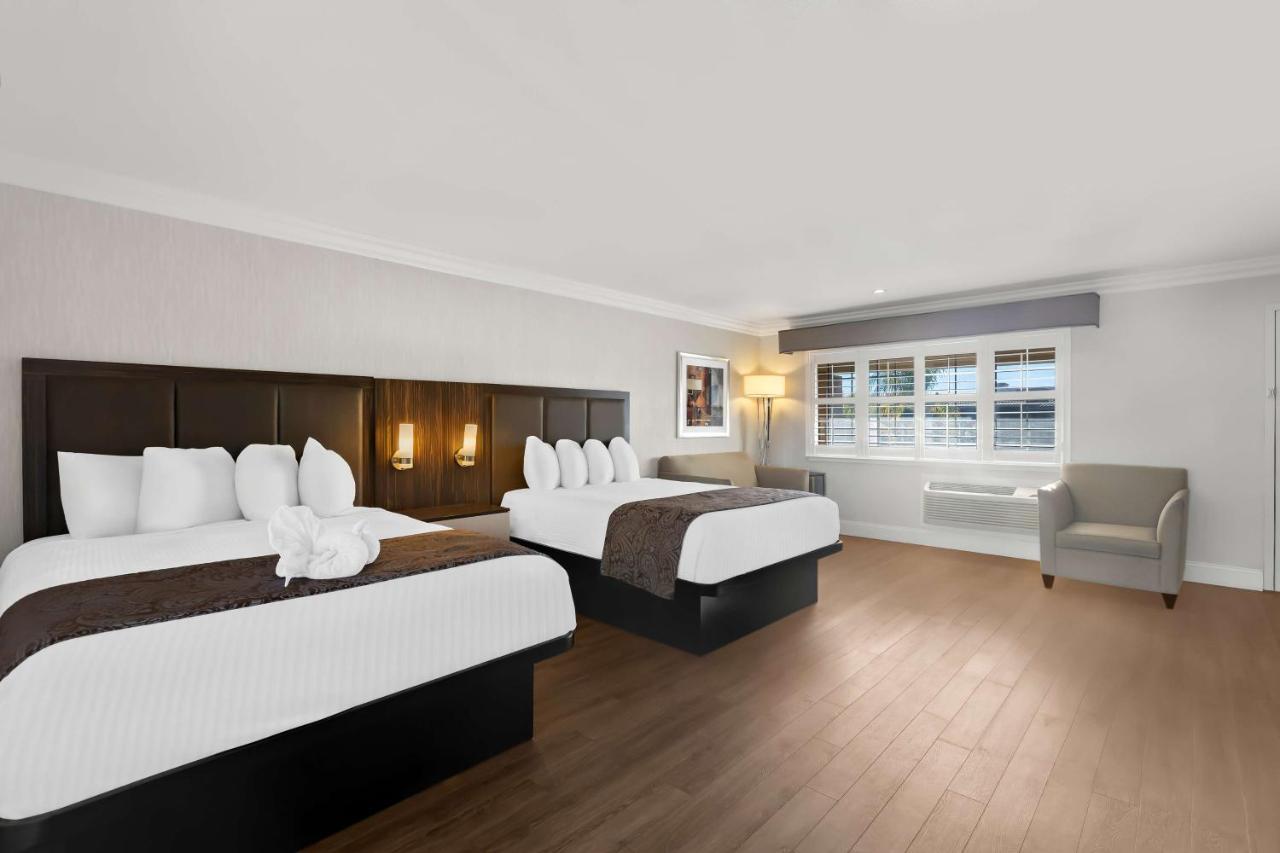 Large Queen Room with Two Queen Beds - Non smoking at Best Western University Inn Santa Clara