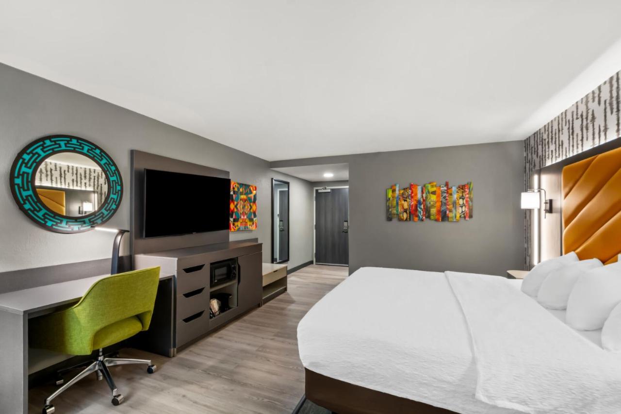 King Room - Disability Access/Non-Smoking at Hampton Inn Lexington/Georgetown