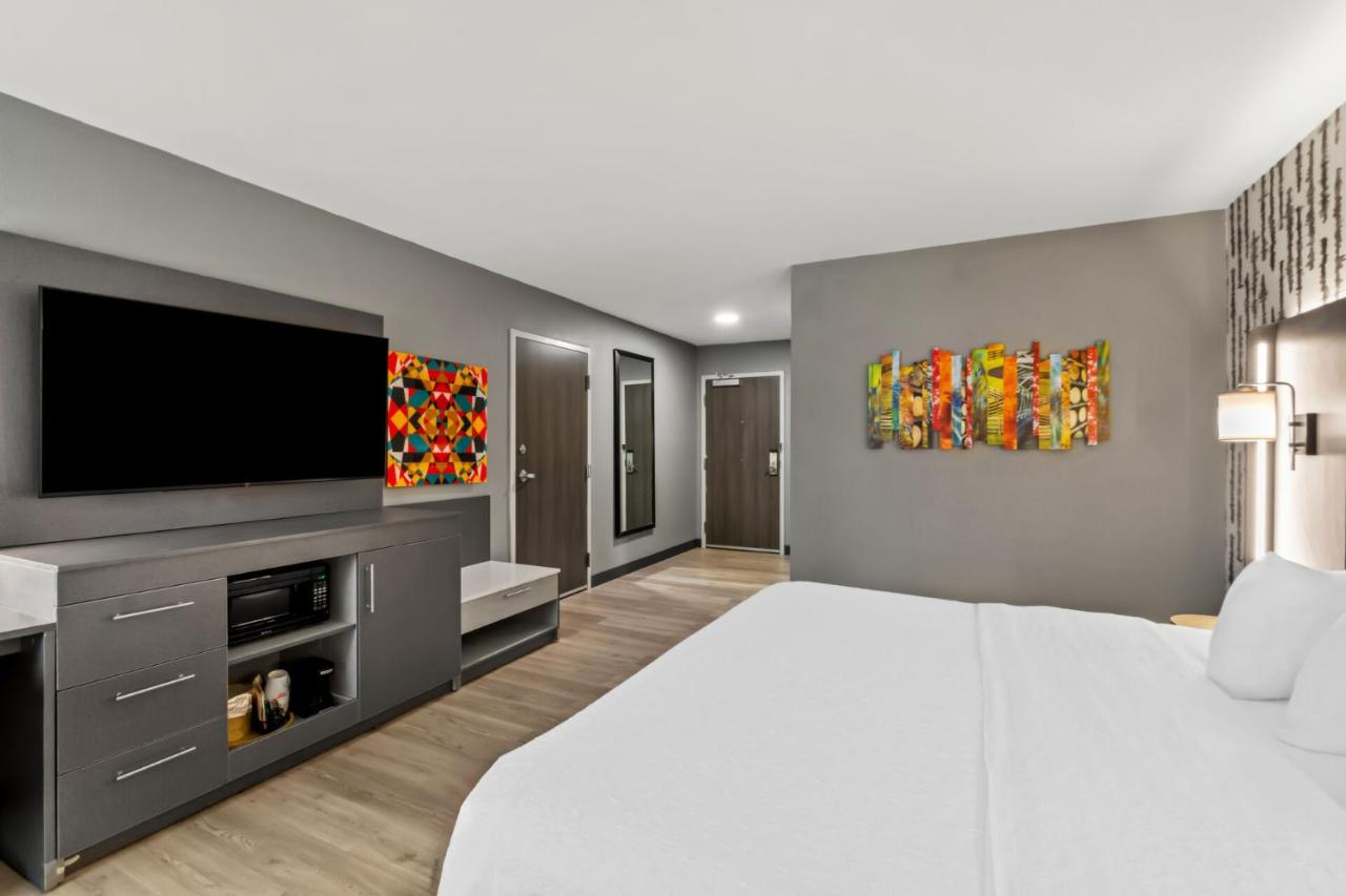 King Room - Disability Access/Non-Smoking at Hampton Inn Lexington/Georgetown