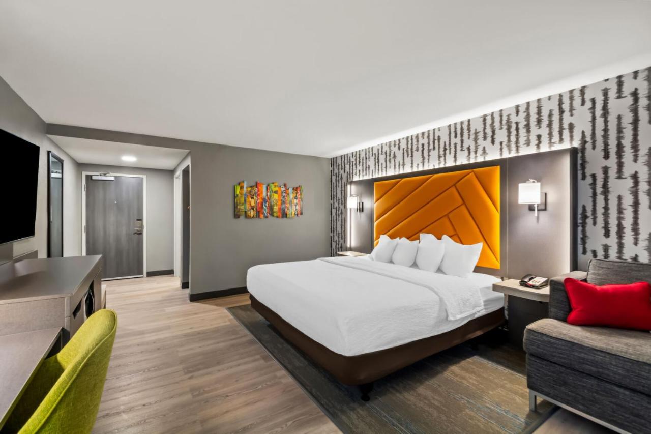 King Study with Sofa Bed - Non-Smoking at Hampton Inn Lexington/Georgetown