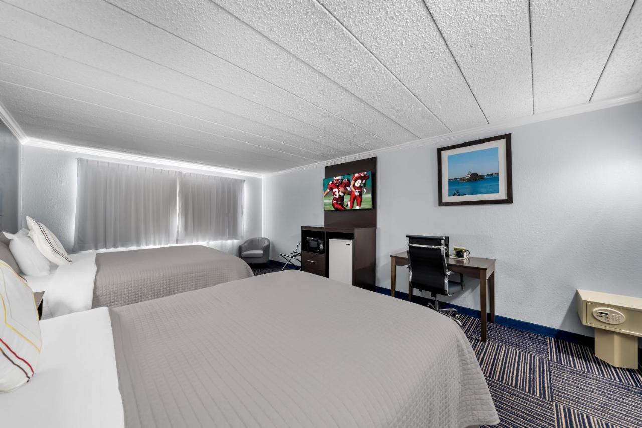 | The Admiralty Inn & Suites