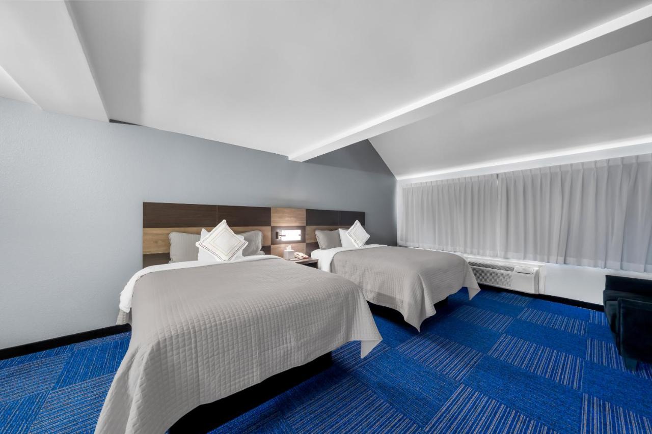 | The Admiralty Inn & Suites