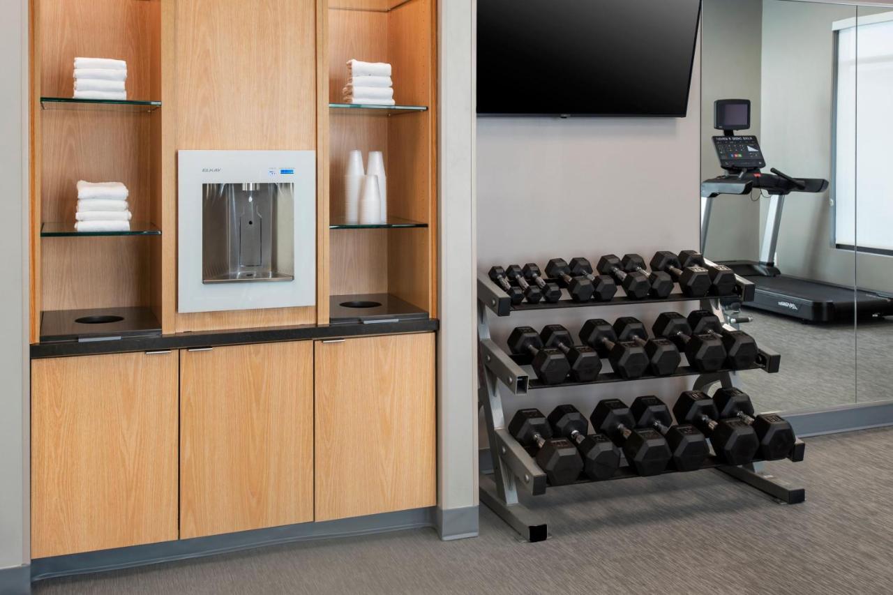 | Courtyard by Marriott New Haven Wallingford