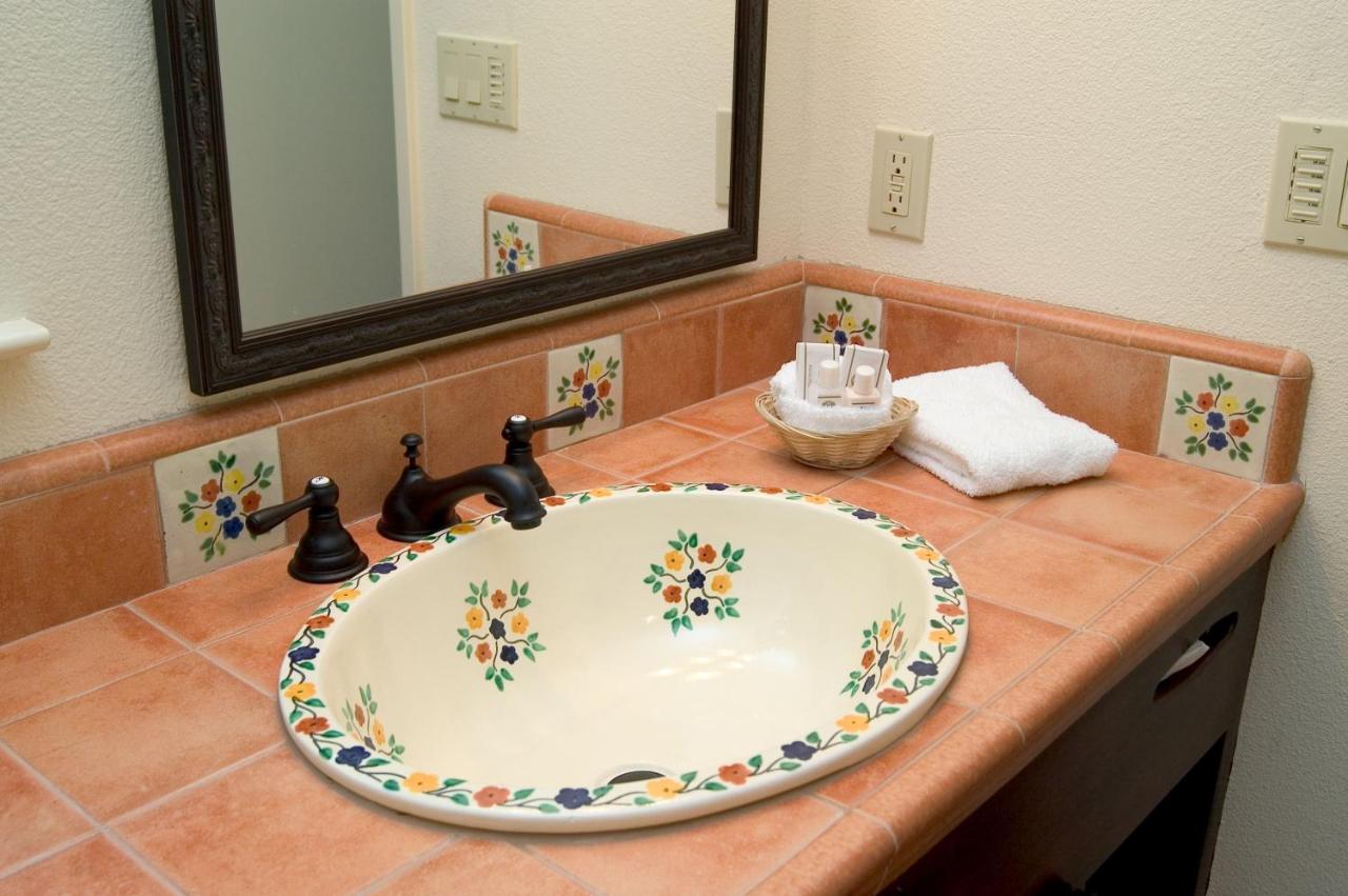 Queen Room with Two Queen Beds - Non-Smoking at Best Western Rose Garden Inn