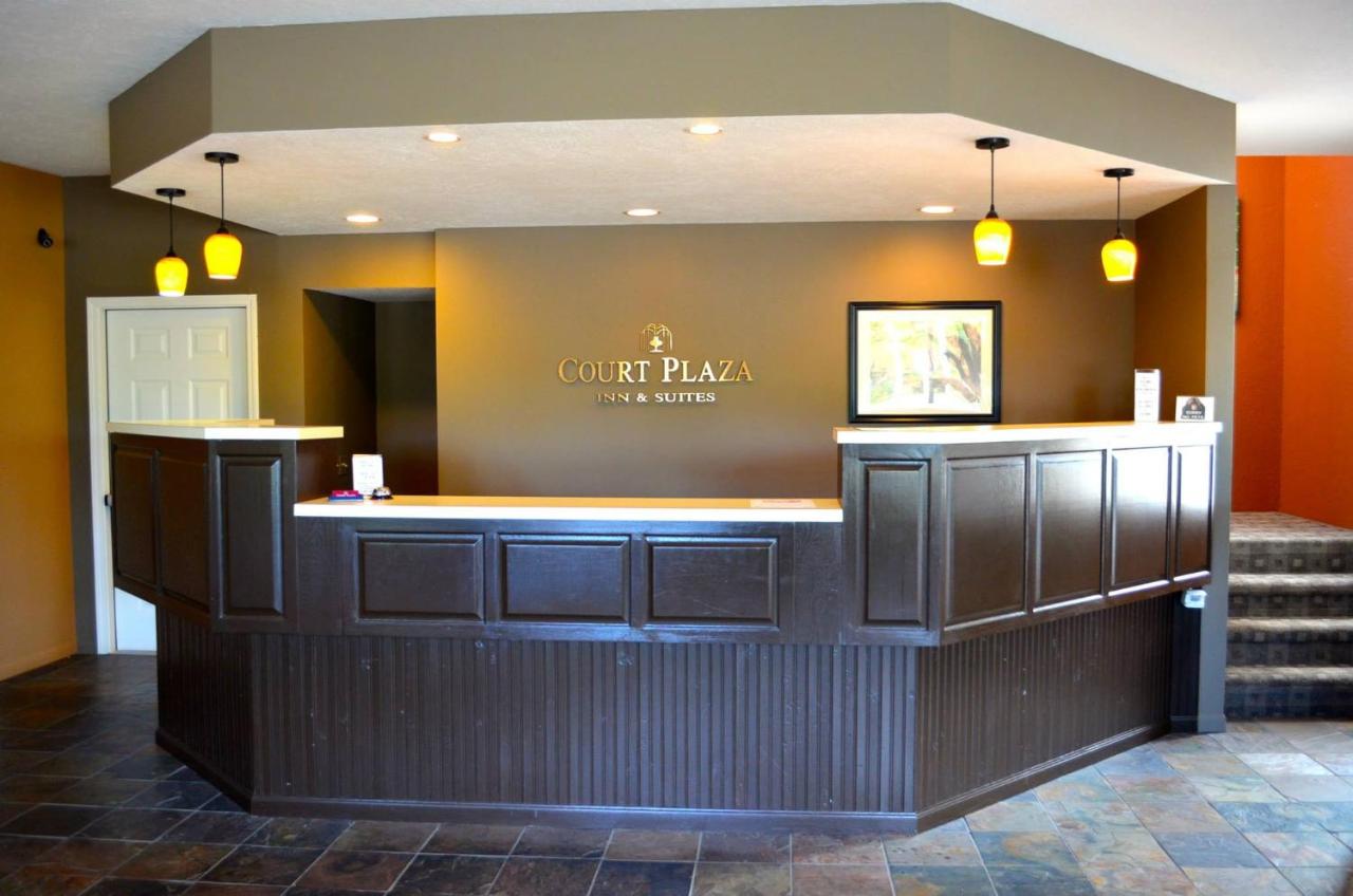 | Court Plaza Inn & Suites of Mackinaw