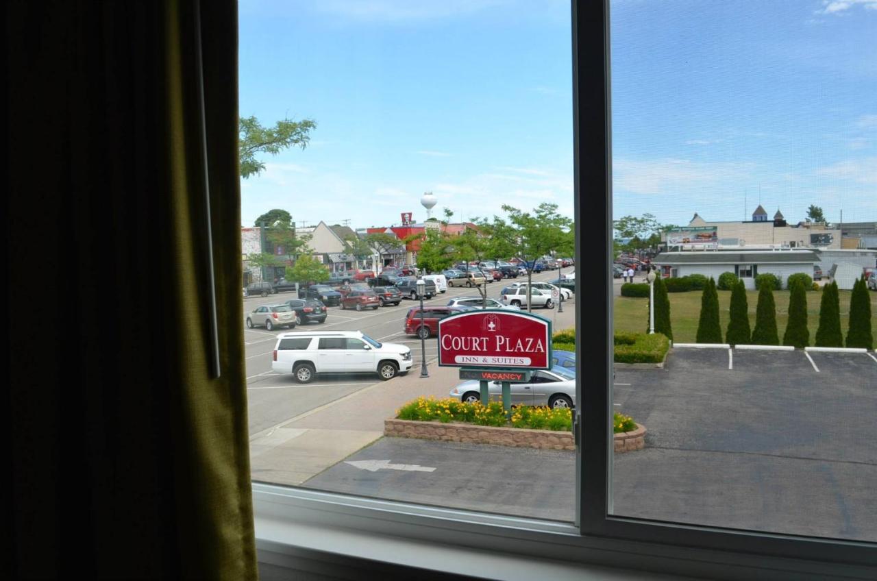 | Court Plaza Inn & Suites of Mackinaw