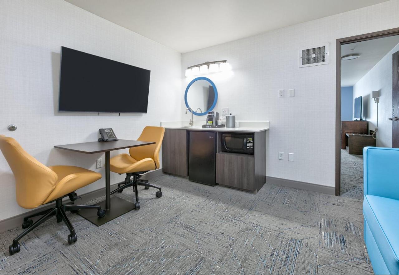 Family Suite - Non-Smoking at Holiday Inn Express Spokane-Valley by IHG