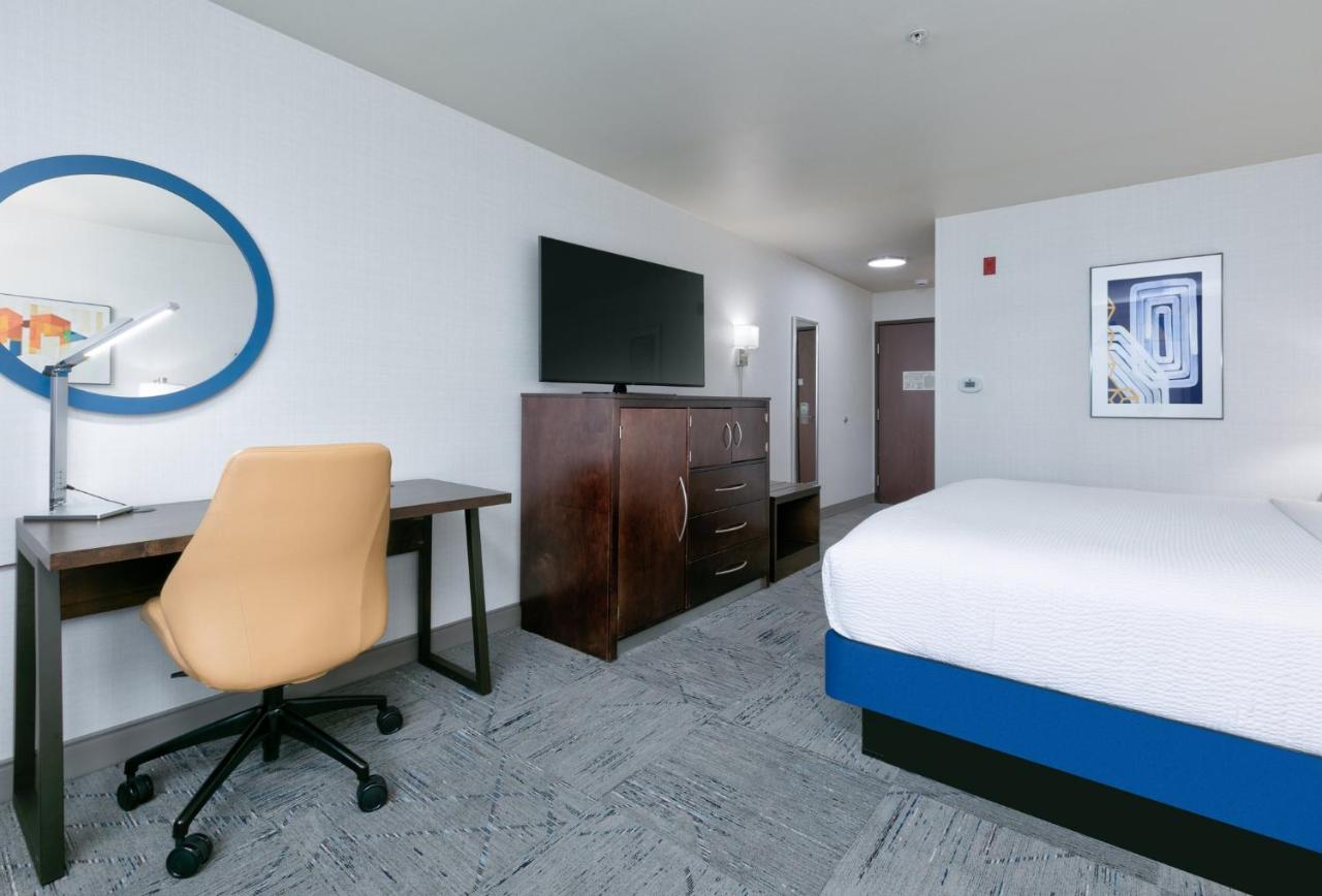 Executive King Room - Non-Smoking at Holiday Inn Express Spokane-Valley by IHG