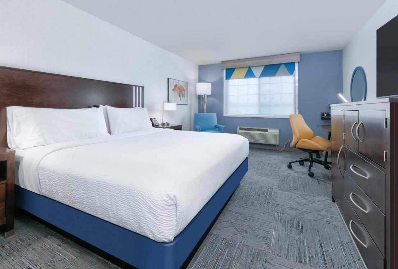 King Room - Mobility Access/Hearing Accessible at Holiday Inn Express Spokane-Valley by IHG
