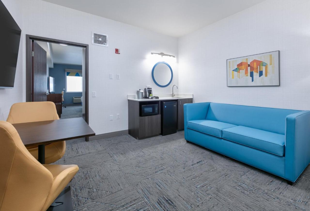 Family Suite - Non-Smoking at Holiday Inn Express Spokane-Valley by IHG