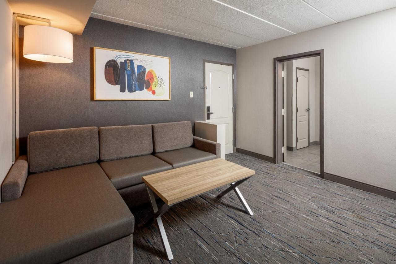 Executive King Room with Sofa Bed at La Quinta Inn & Suites by Wyndham Lexington Park - Patuxent