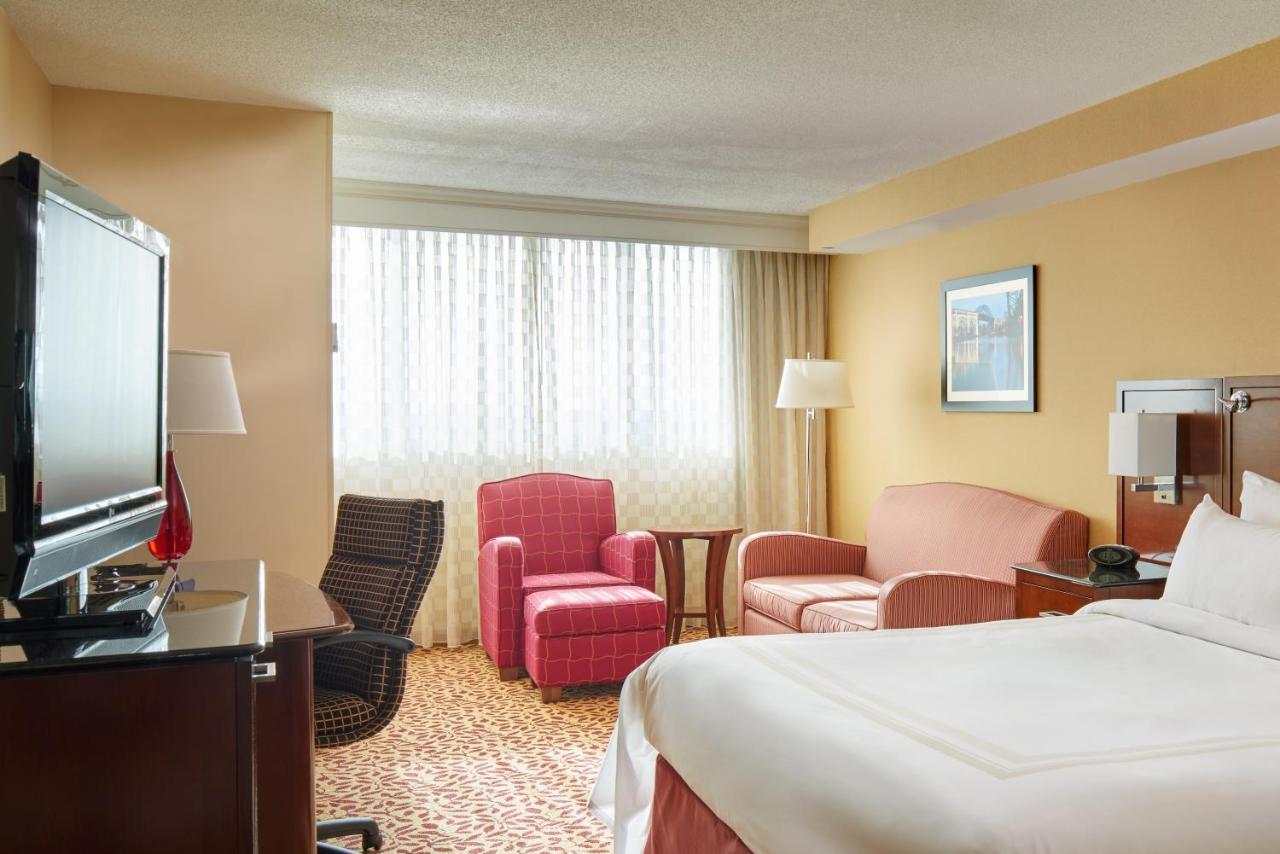 Executive King Room - Non-Smoking at Wyndham Cleveland Airport