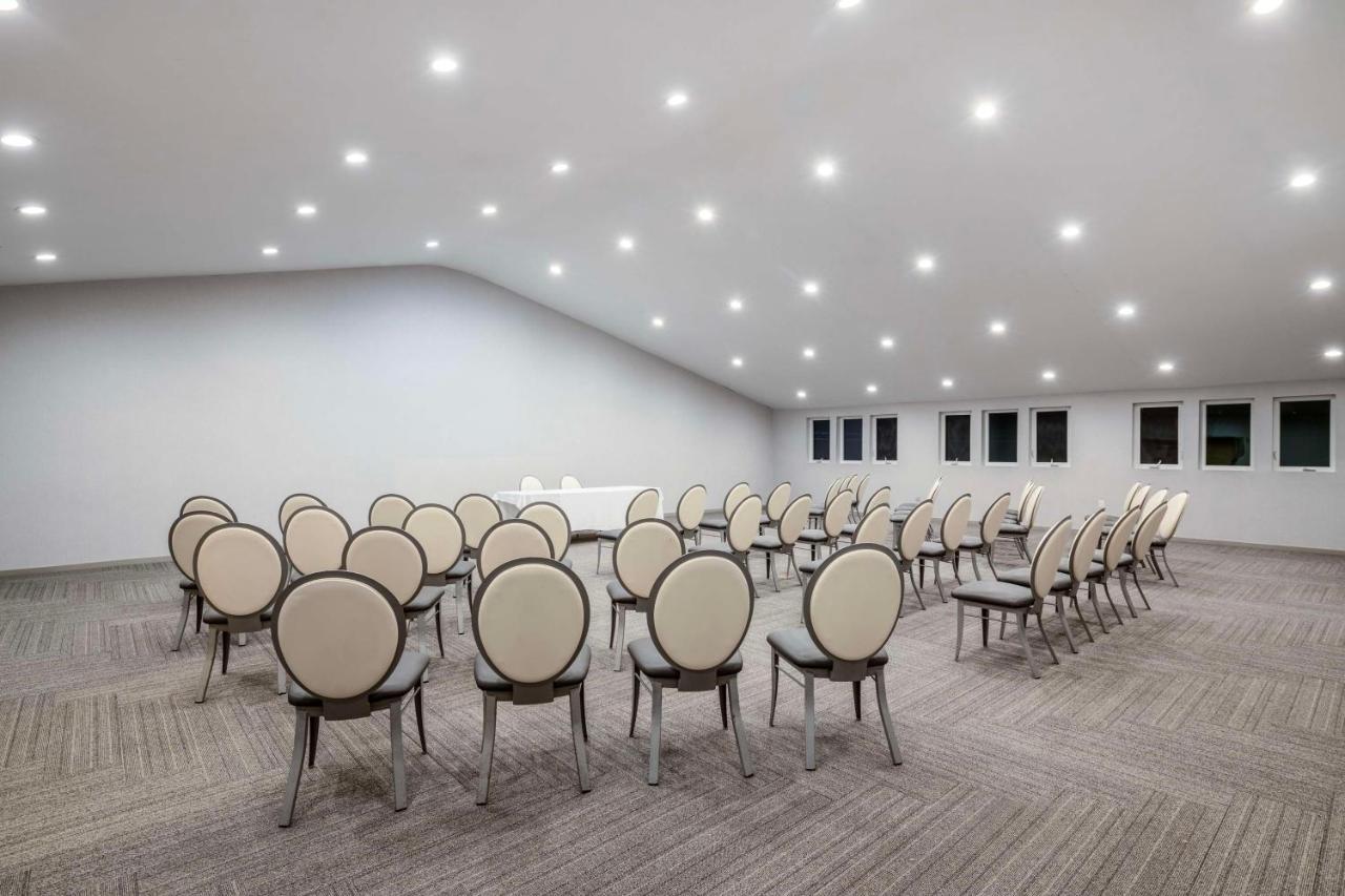 | Aiden by Best Western Cape Point