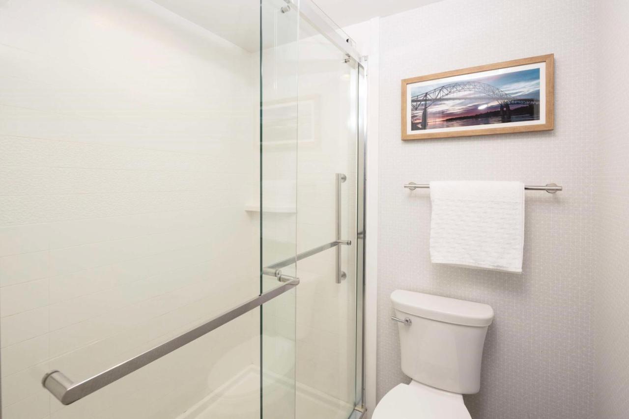 Queen Room with Two Queen Beds - Shower Only at Aiden by Best Western Cape Cod - West Yarmouth