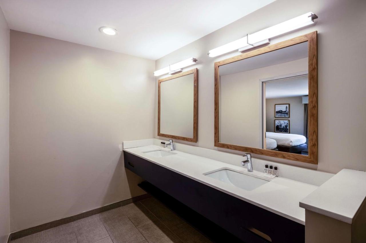 Two-Bedroom Queen Suite at Aiden by Best Western Cape Cod - West Yarmouth