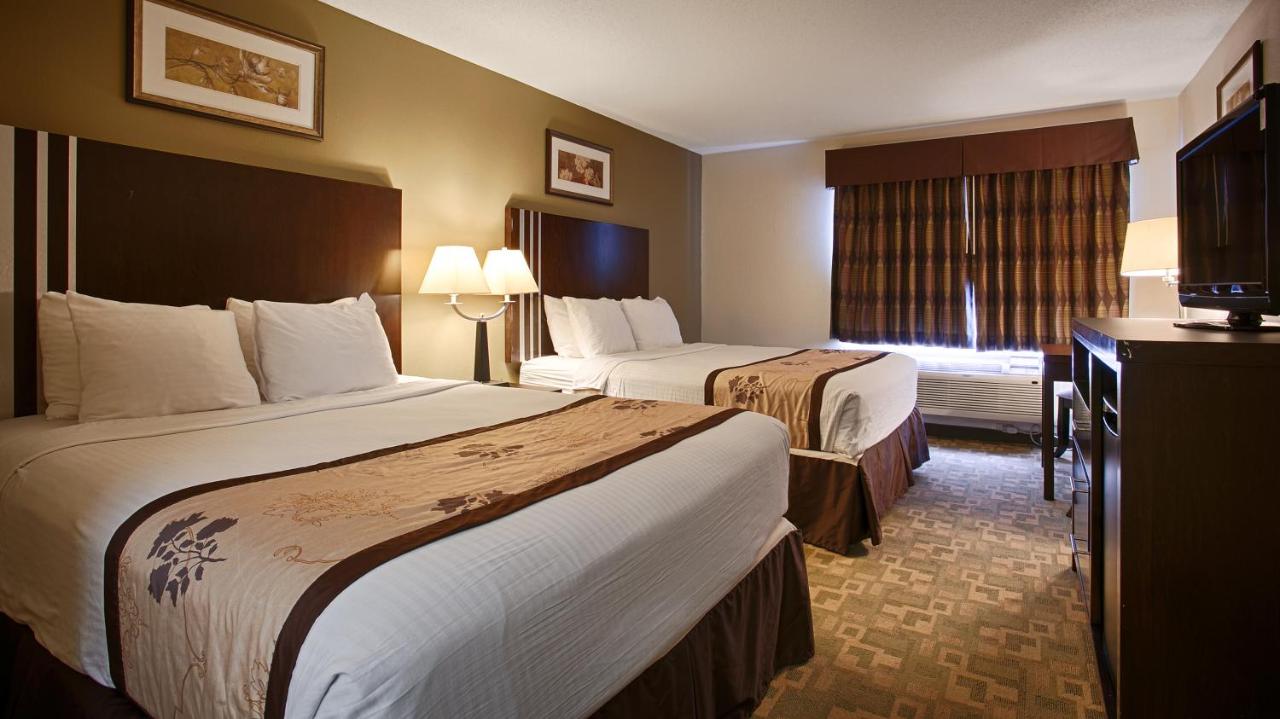 Queen Room with Two Queen Beds - Non Smoking at Best Western Alexandria Inn