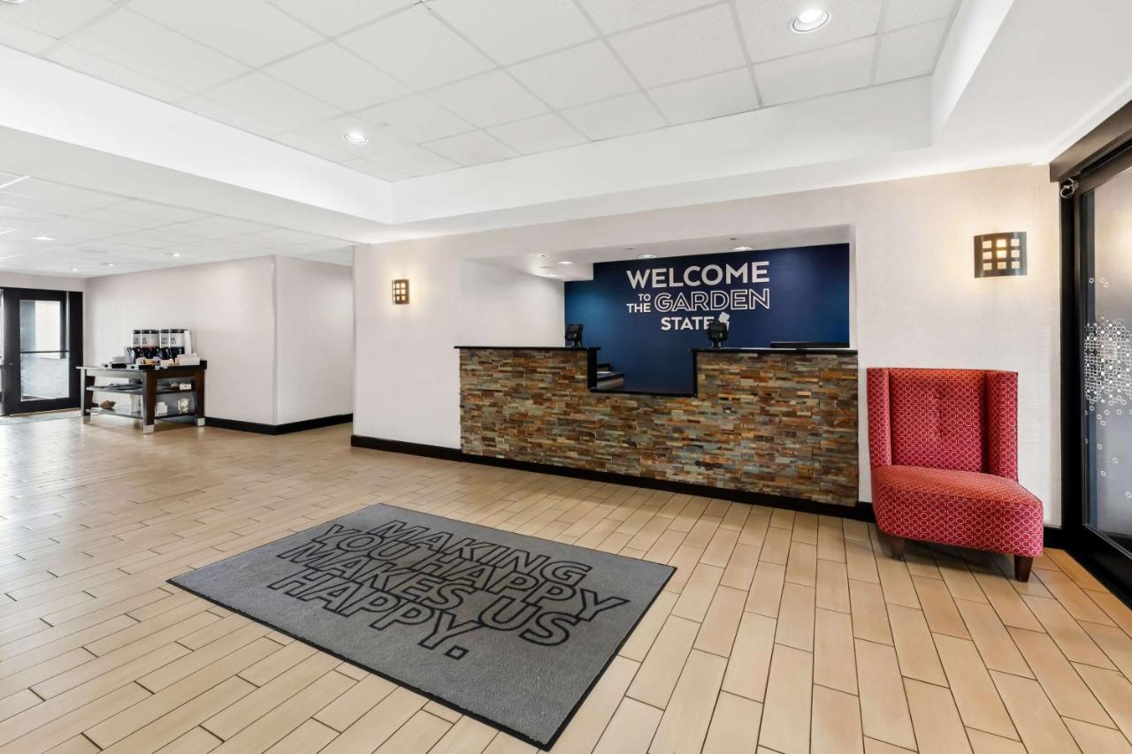 | Hampton Inn Pennsville
