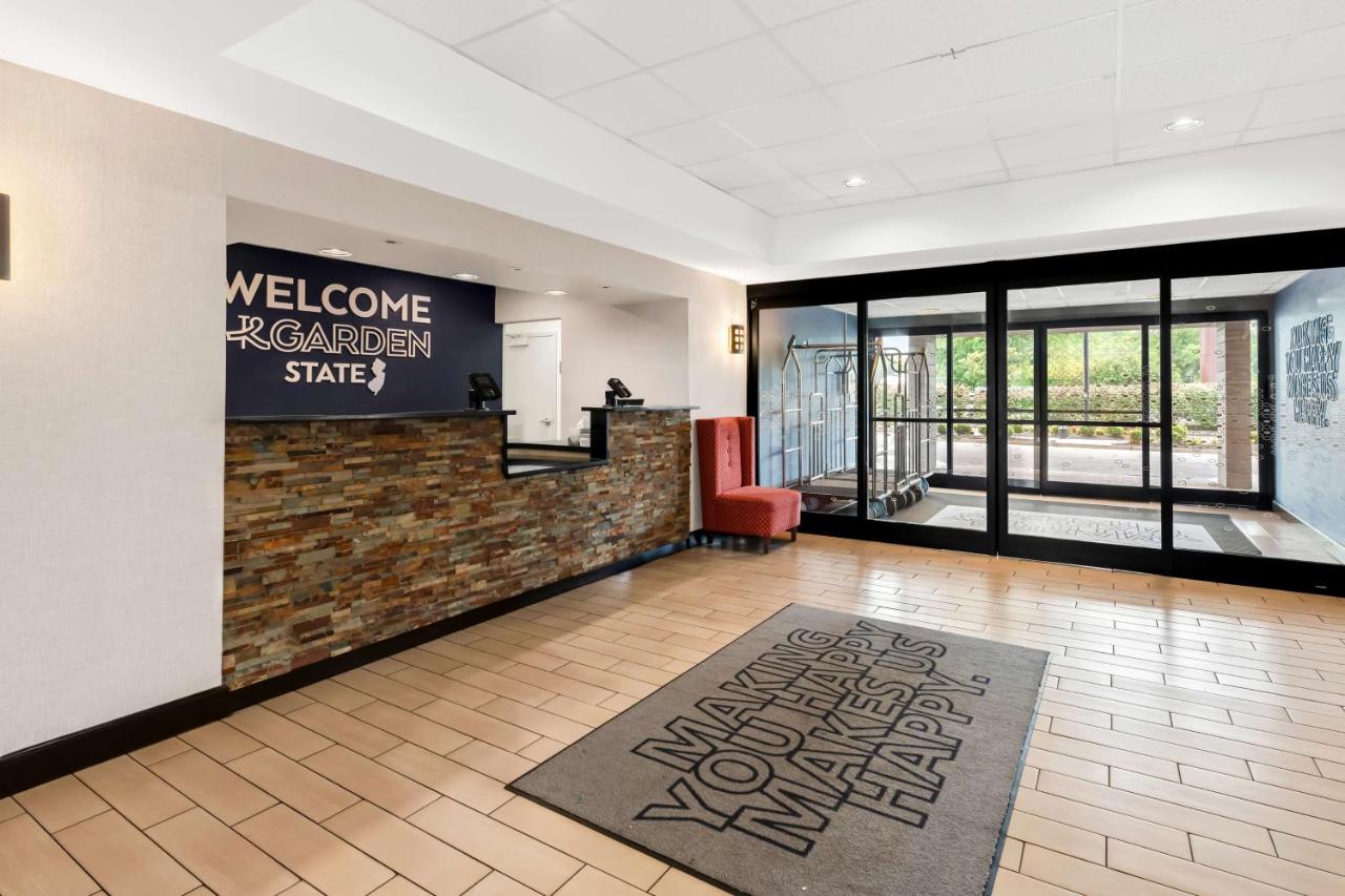 | Hampton Inn Pennsville