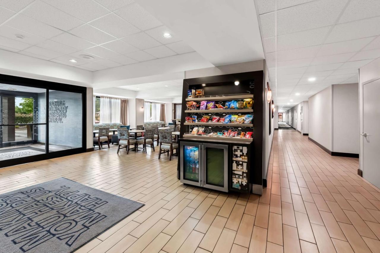 | Hampton Inn Pennsville