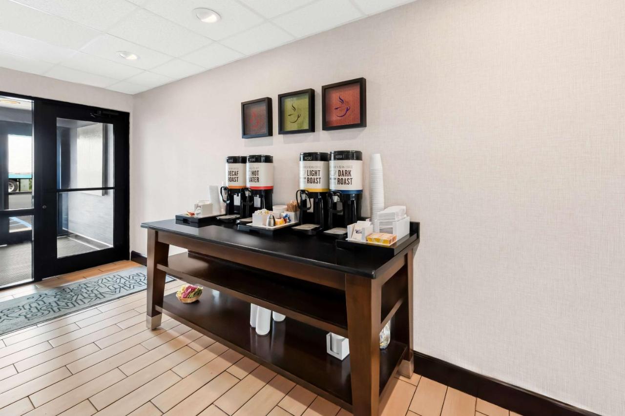 | Hampton Inn Pennsville