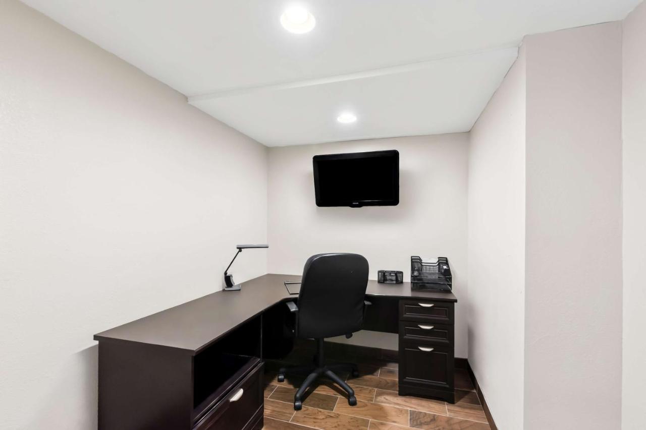  | Hampton Inn Pennsville