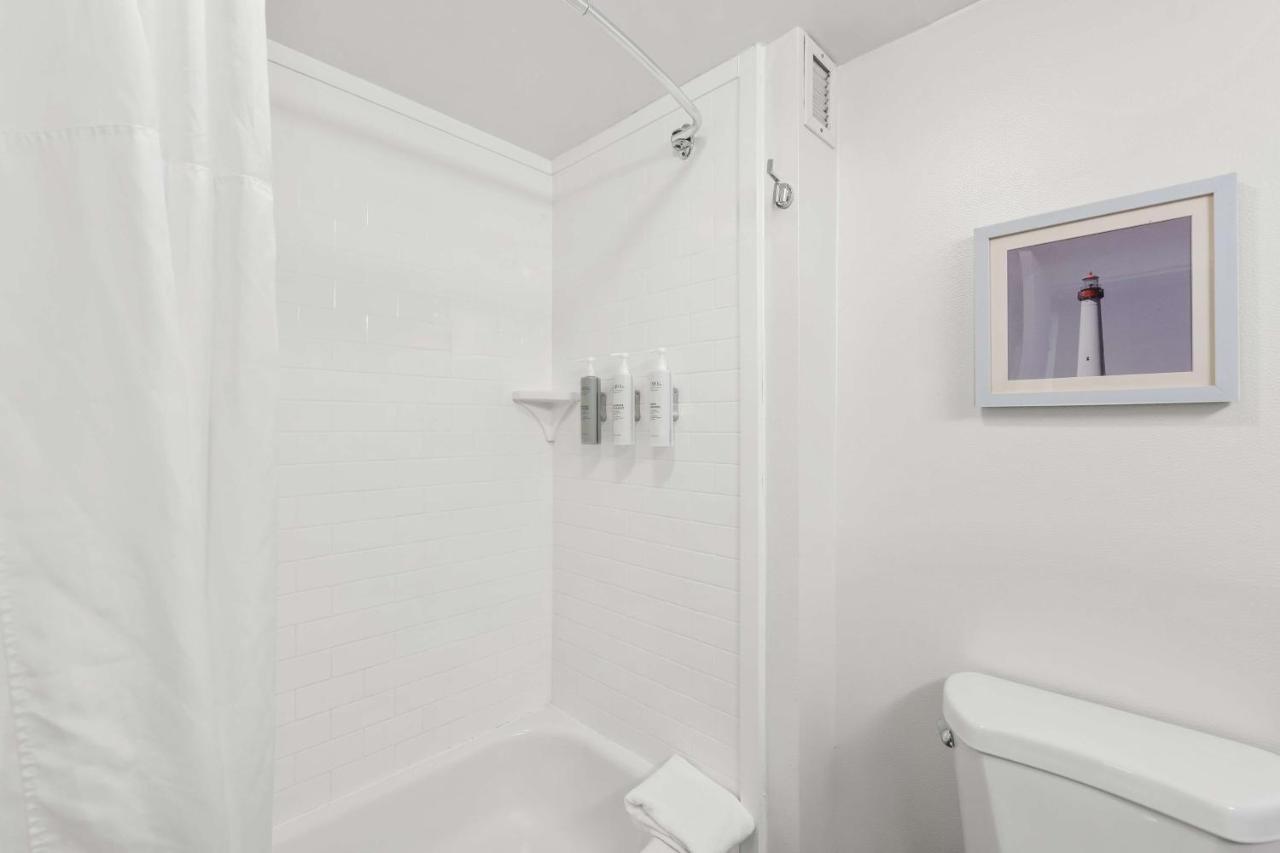 | Hampton Inn Pennsville