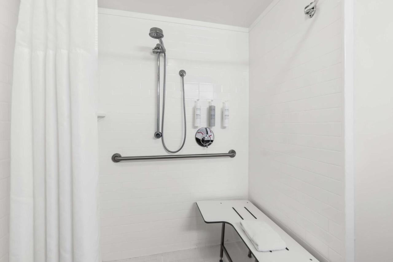 | Hampton Inn Pennsville