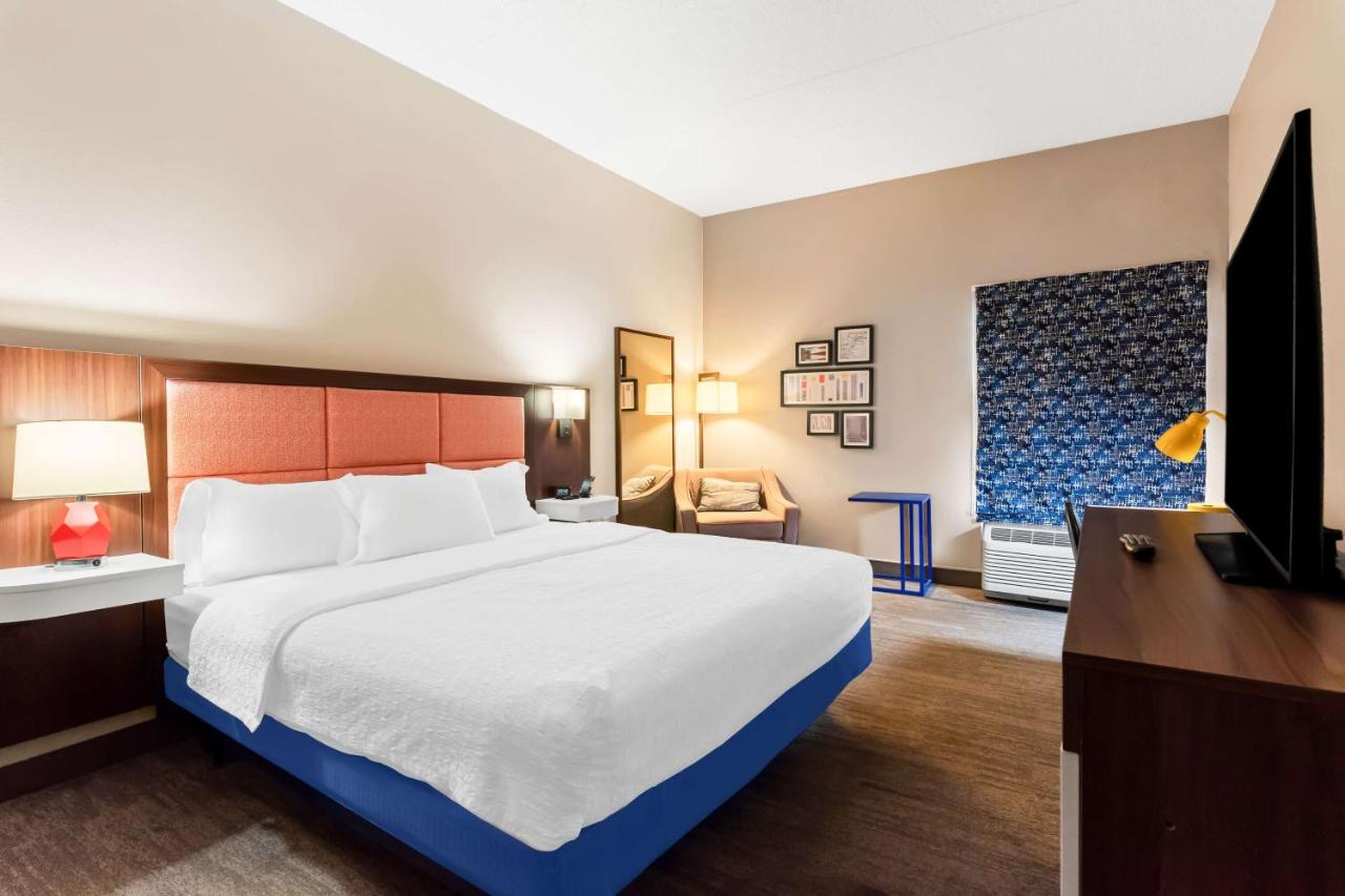 | Hampton Inn Pennsville