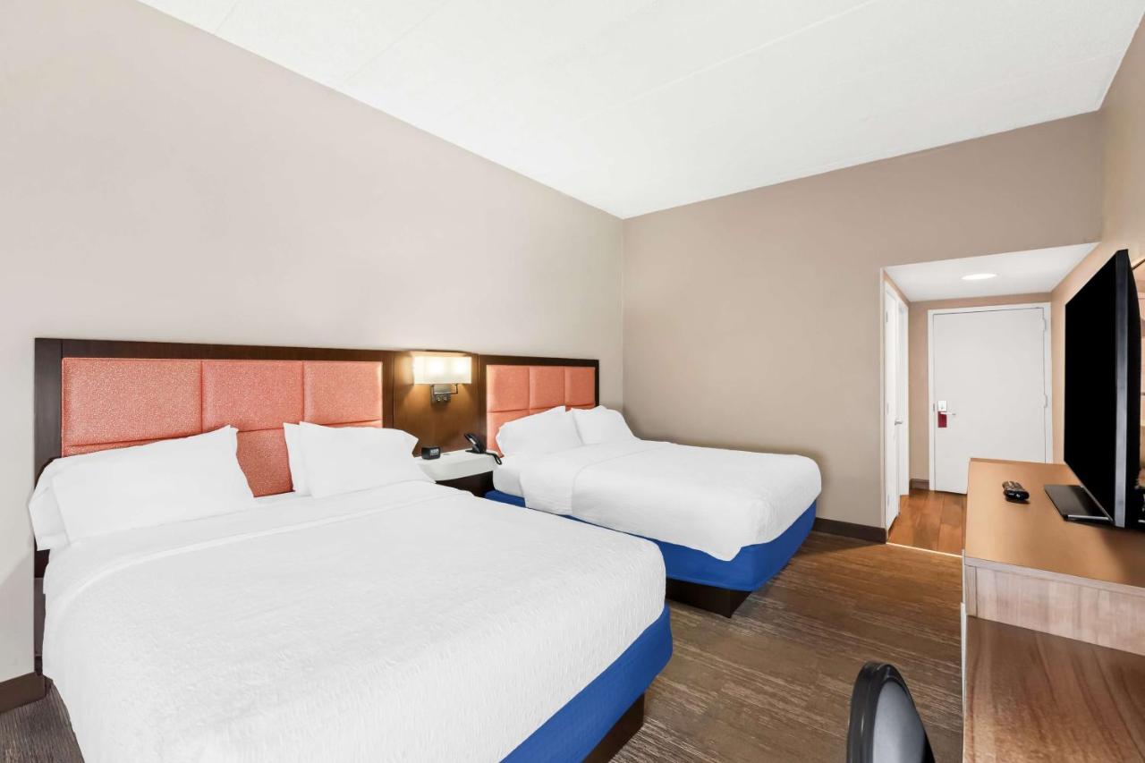 | Hampton Inn Pennsville