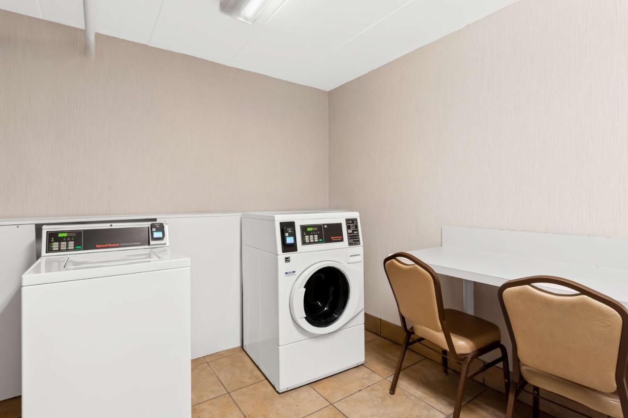 | Hampton Inn Pennsville