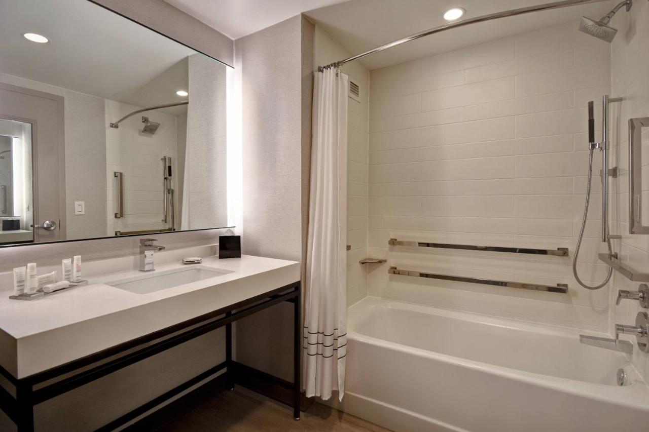 King Room with Golf View - Hearing Accessible at Dallas/Ft. Worth Marriott Hotel & Golf Club Champions Circle