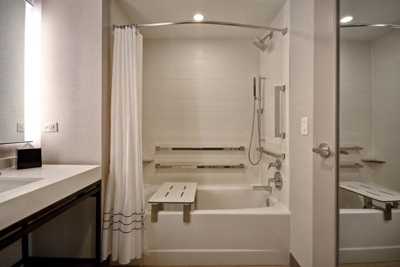 King Room with Golf View - Hearing Accessible at Dallas/Ft. Worth Marriott Hotel & Golf Club Champions Circle