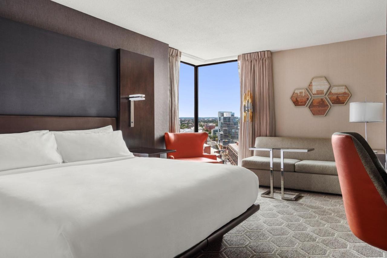 King Room with Adapted Tub - Mobility Accessible/High Floor at Boston Marriott Cambridge