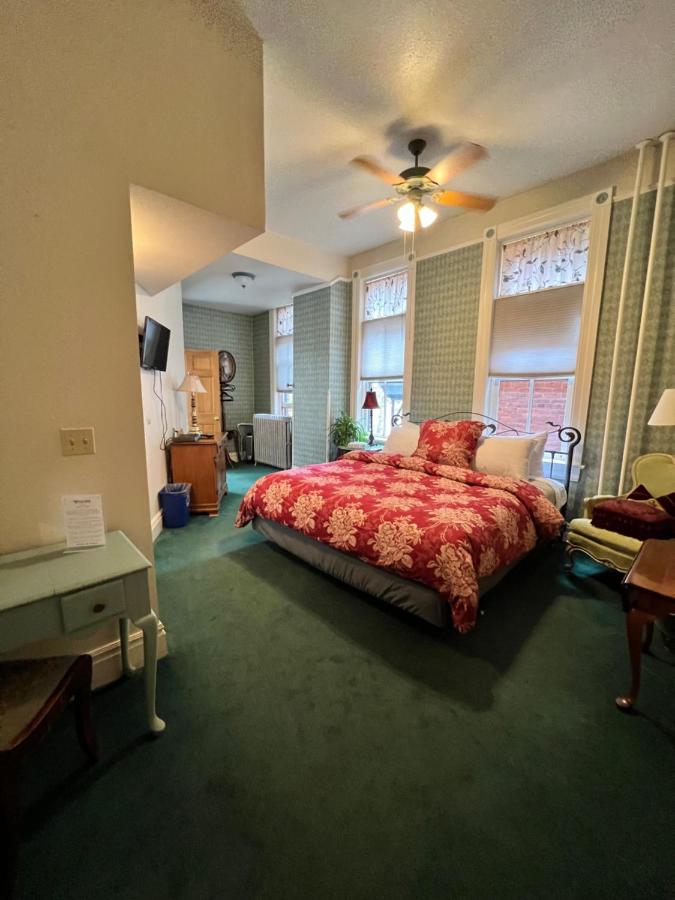 | Hotel St Nicholas