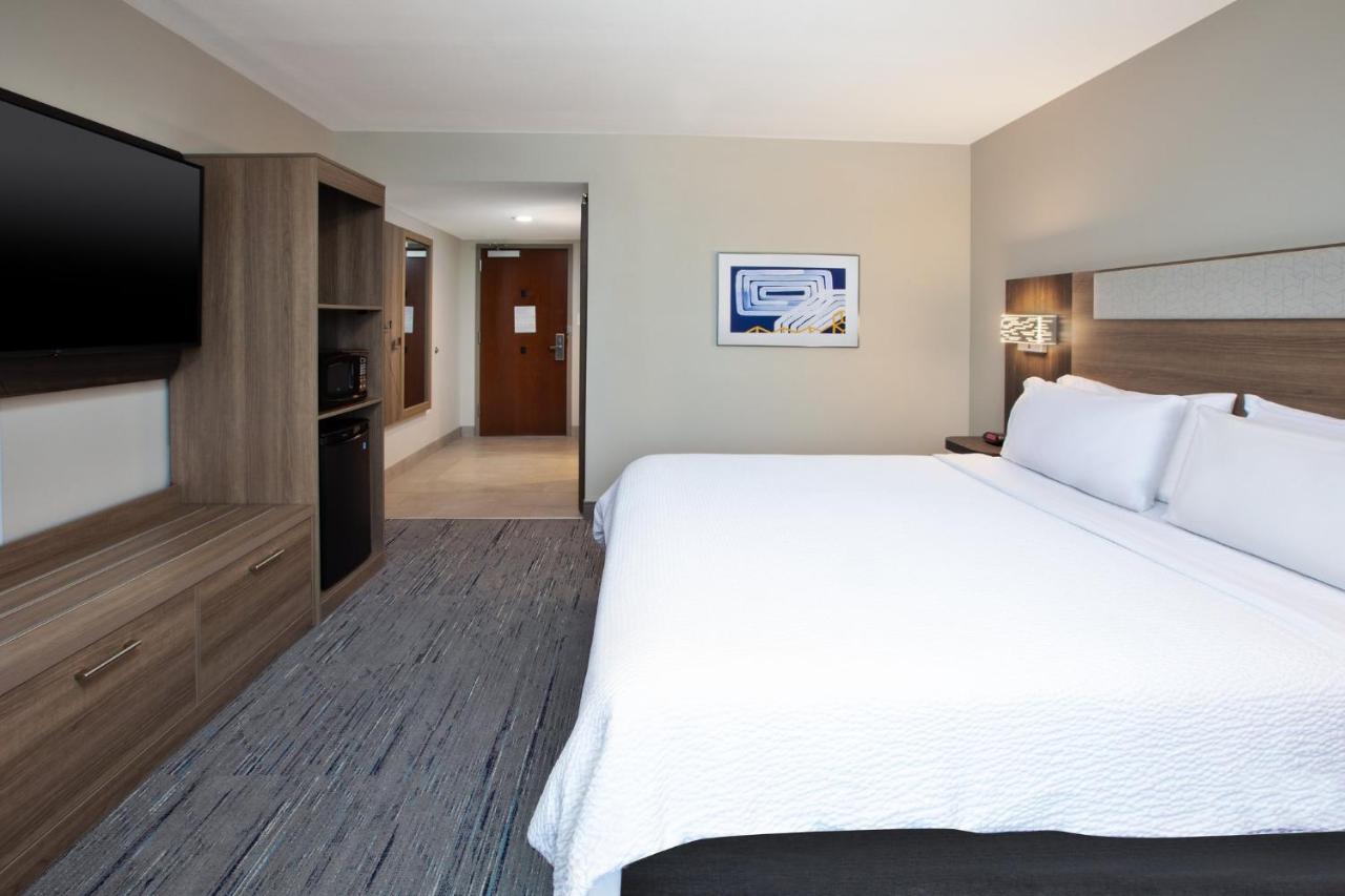| Holiday Inn Express & Suites I-26 & Us 29 At Westgate Mall, an IHG Hotel