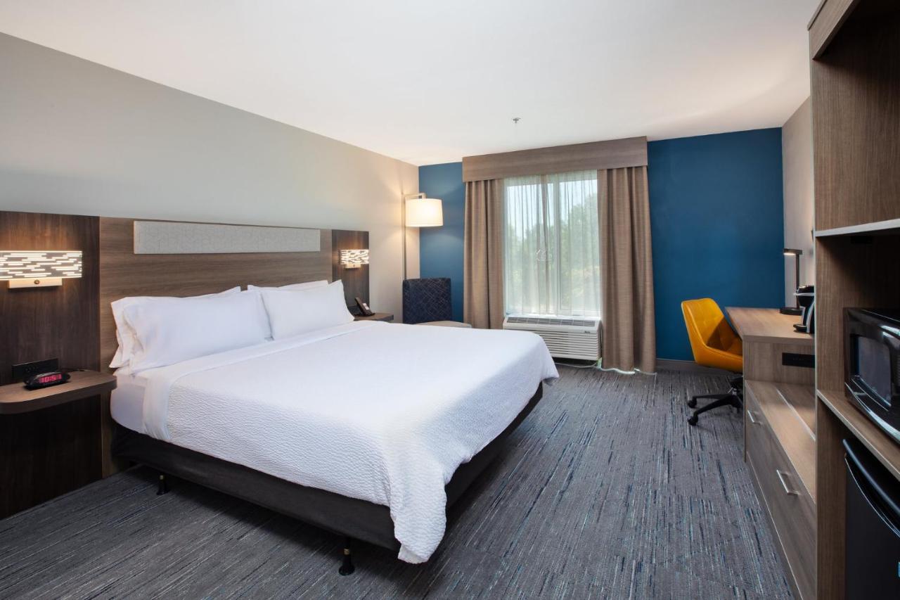 | Holiday Inn Express & Suites I-26 & Us 29 At Westgate Mall, an IHG Hotel
