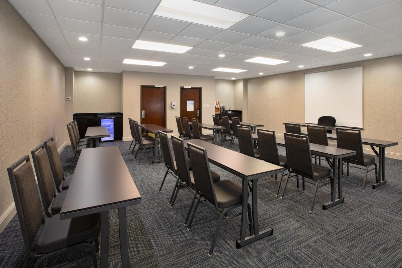 | Holiday Inn Express & Suites I-26 & Us 29 At Westgate Mall, an IHG Hotel