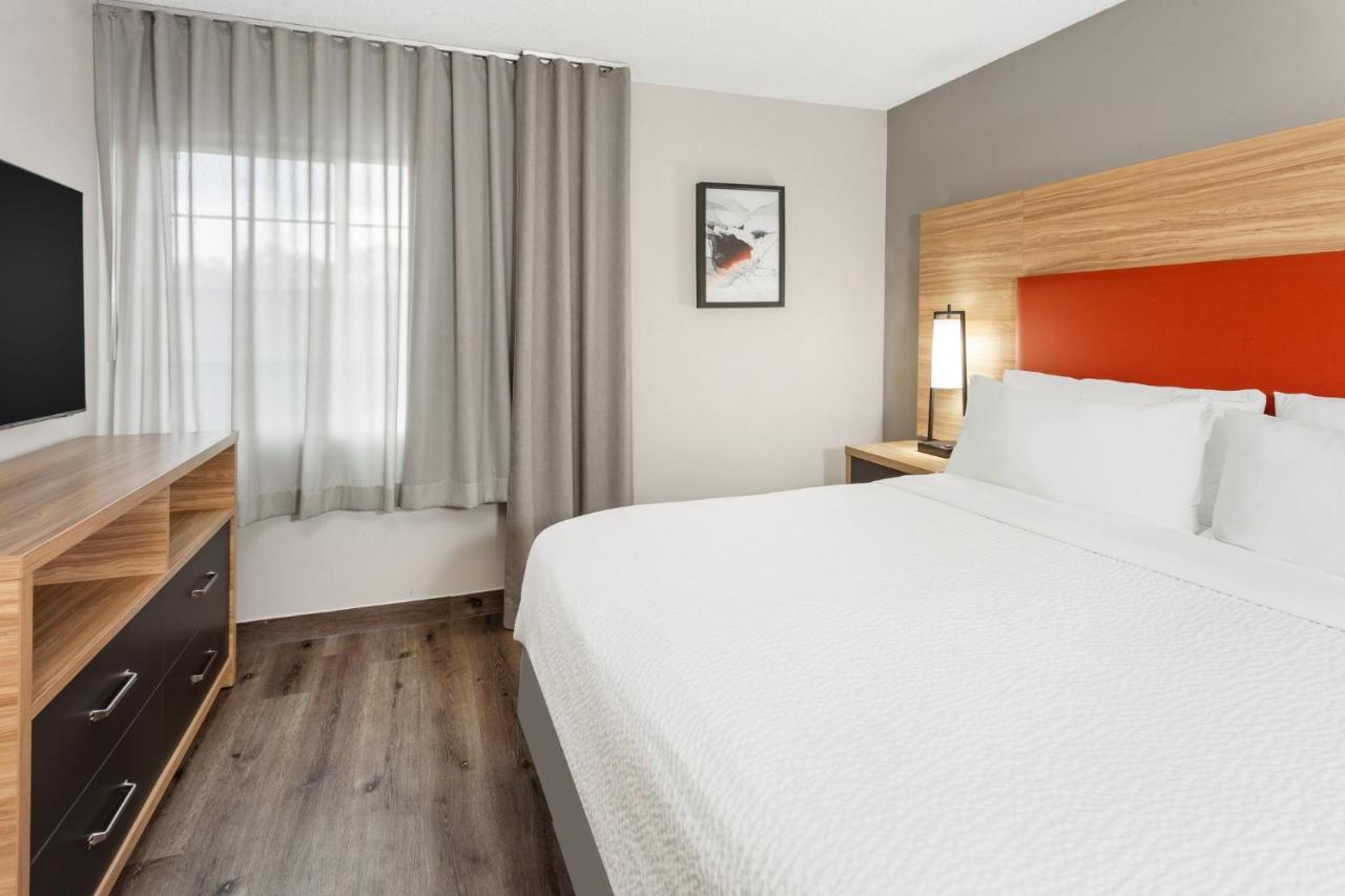 Queen Studio - Disability Access Tub at Candlewood Suites Harrisonburg by IHG