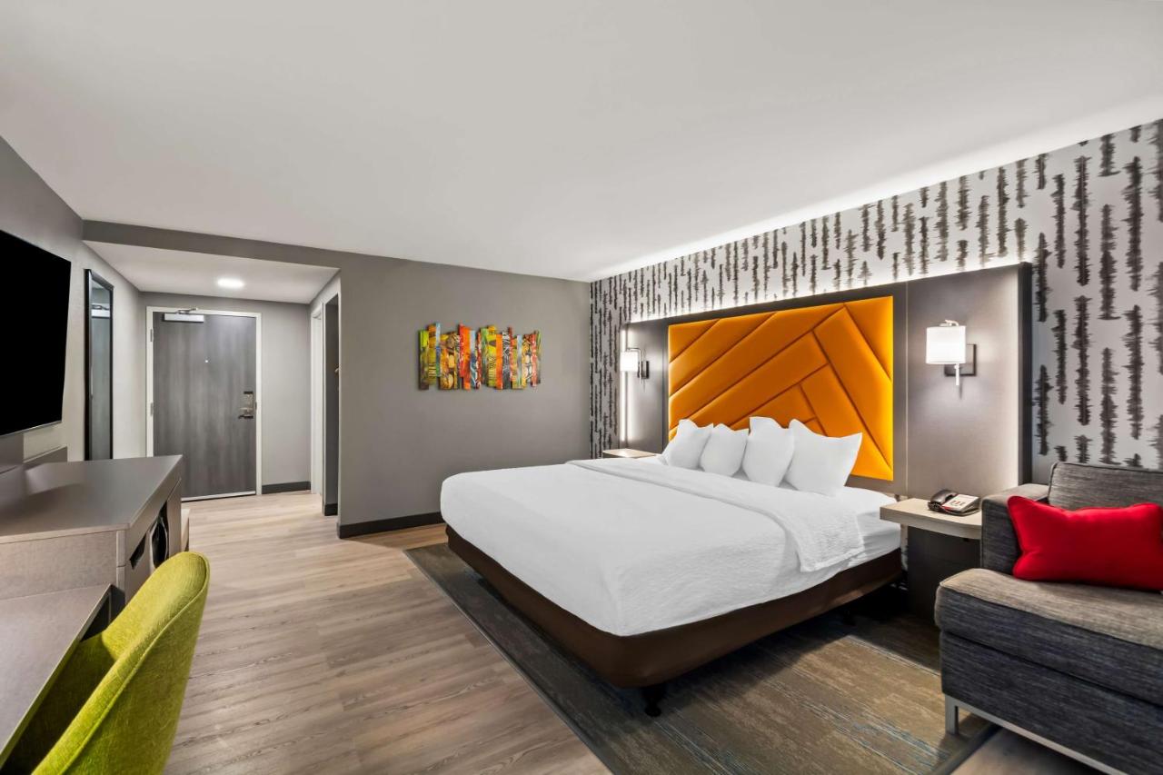 King Study with Sofa Bed - Non-Smoking at Hampton Inn Lexington/Georgetown