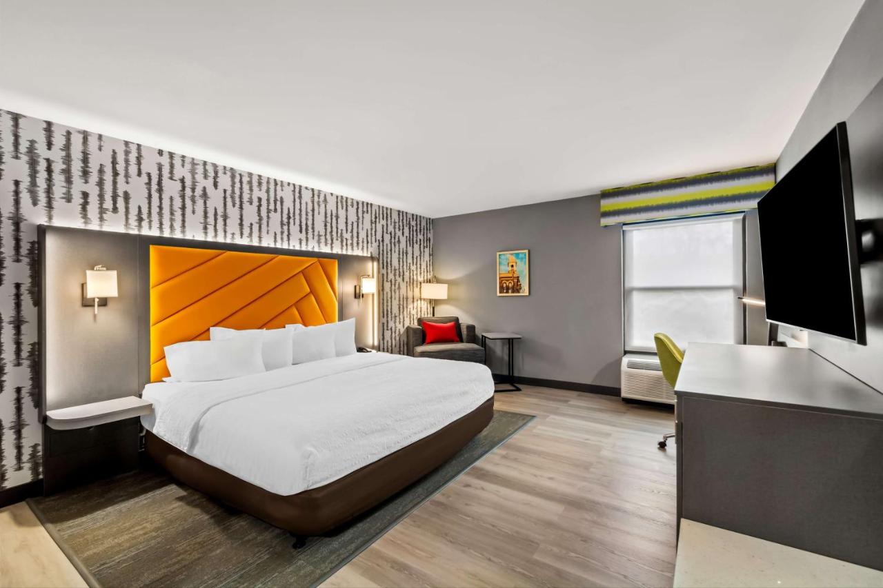 King Room - Disability Access/Non-Smoking at Hampton Inn Lexington/Georgetown