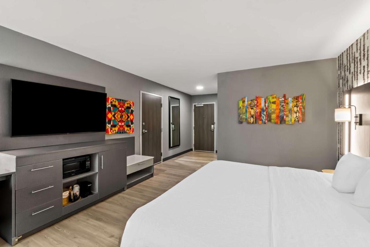 King Room - Disability Access/Non-Smoking at Hampton Inn Lexington/Georgetown