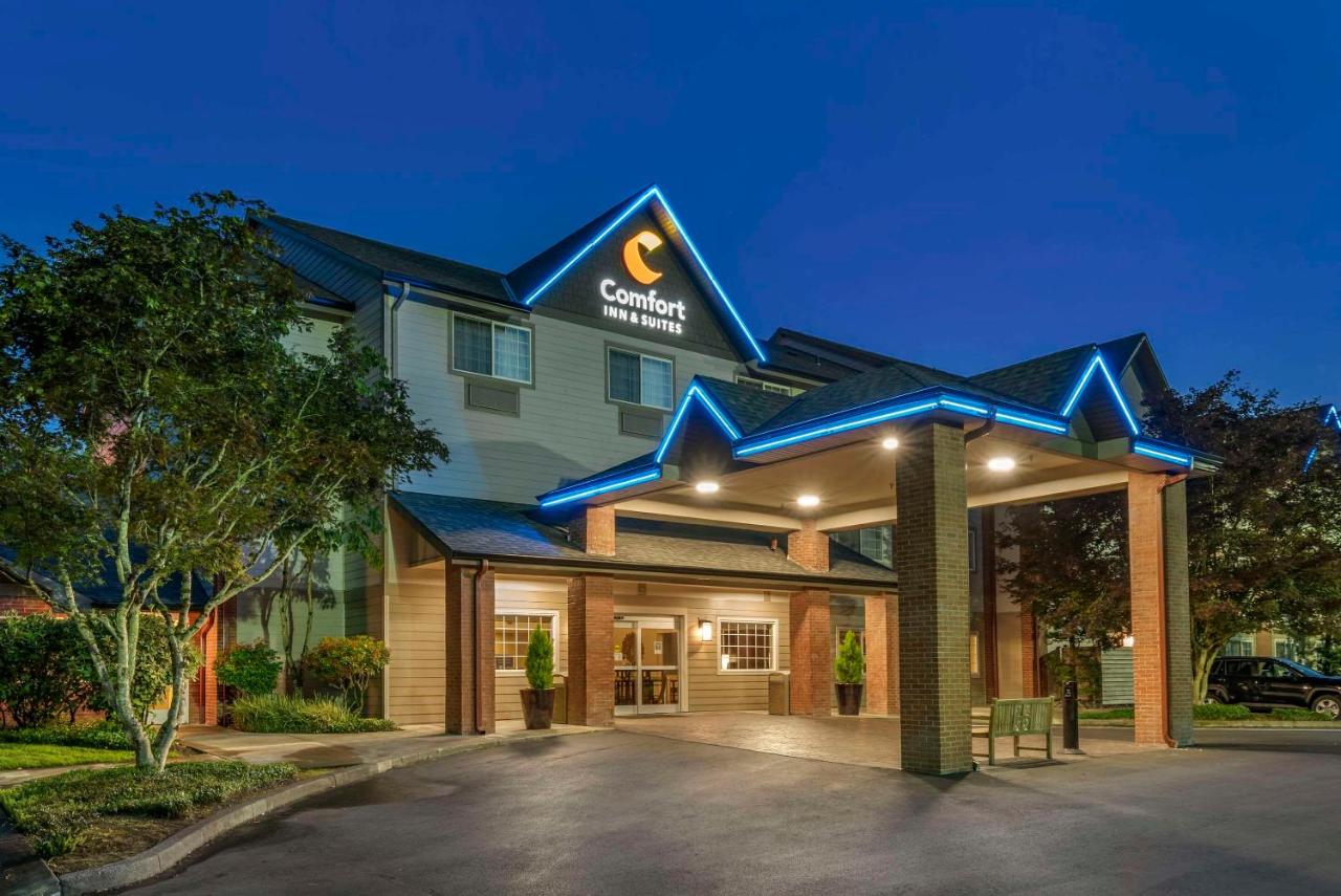 | Comfort Inn & Suites Tualatin - Lake Oswego South